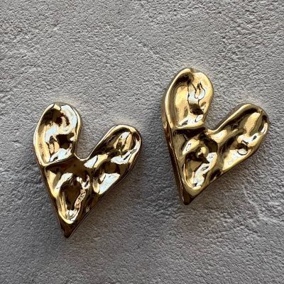 Пуговица сердце, цвет мятое золото.  Размер 22 мм